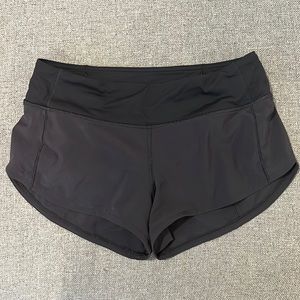 Preowned Lululemon Speed Up Low-Rise Lined Short 2.5" black size 4.